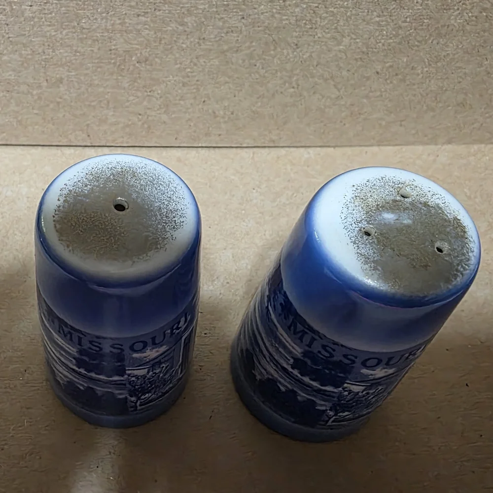 Souviner Missouri Gateway Arch Salt Pepper Shakers #143